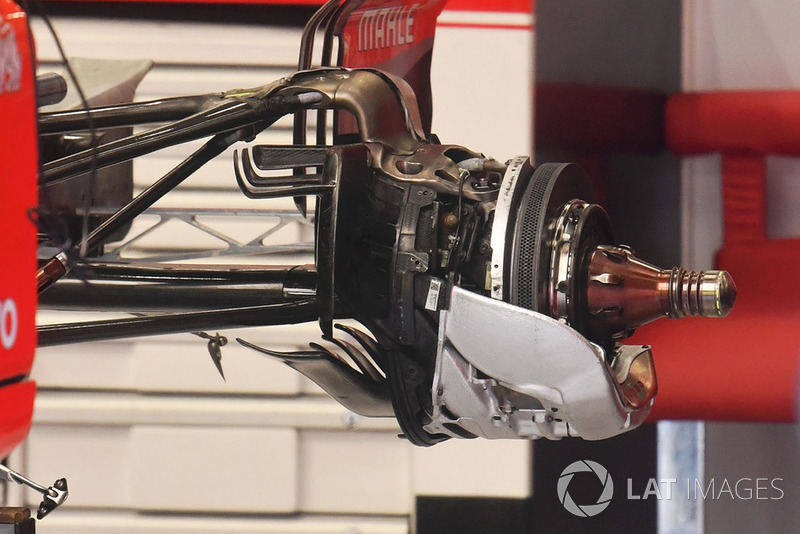 Ferrari SF71H cubo de rueda trasera y detalle de freno