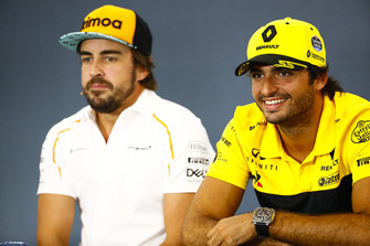Fernando Alonso, McLaren, and Carlos Sainz Jr., Renault Sport F1 Team, in the Thursday press conference