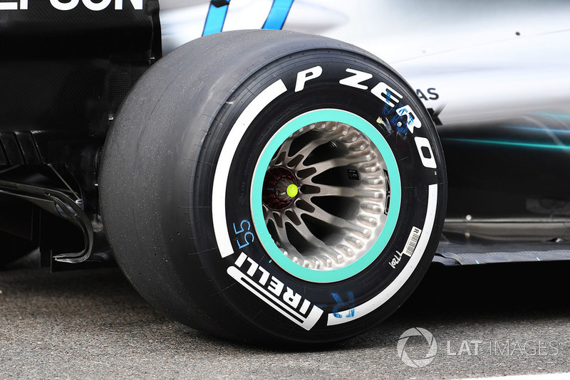 Заднее колесо Mercedes F1 W09