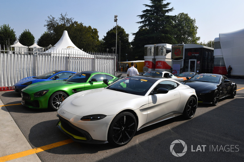 Машини Pirelli Hot Laps