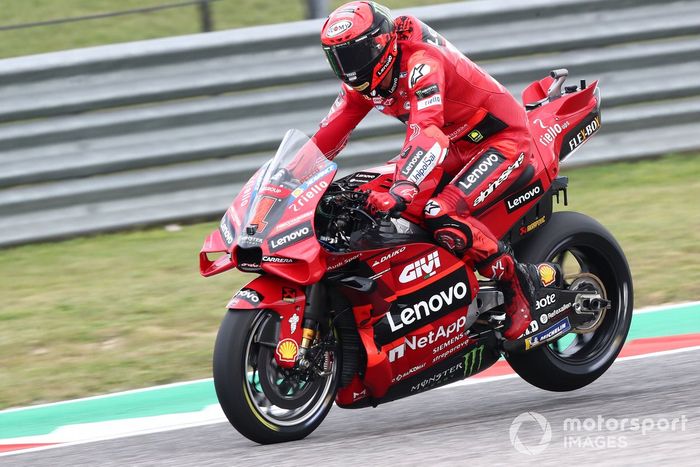 Francesco Bagnaia, equipo Ducati frena