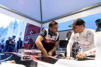 Show de Valtteri Bottas en Milán con Alfa Romeo