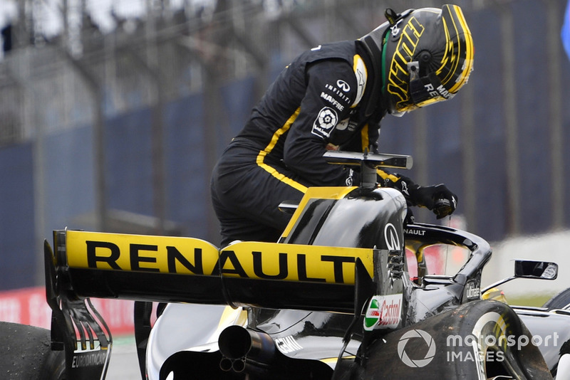 Ніко Хюлькенберг, Renault Sport F1 Team R.S. 18, розбив машину у другій практиці