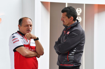 Frederic Vasseur, Sauber, Team Principal and Guenther Steiner, Haas F1 Team Principal