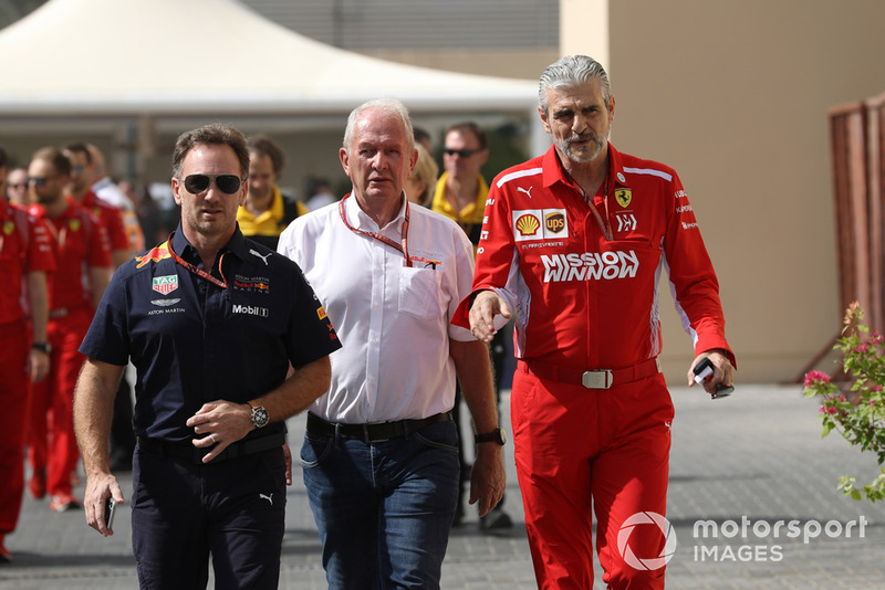 Консультант Red Bull Racing Гельмут Марко, керівник Red Bull Racing Крістіан Хорнер, керівник Ferrari Мауріціо Аррівабен