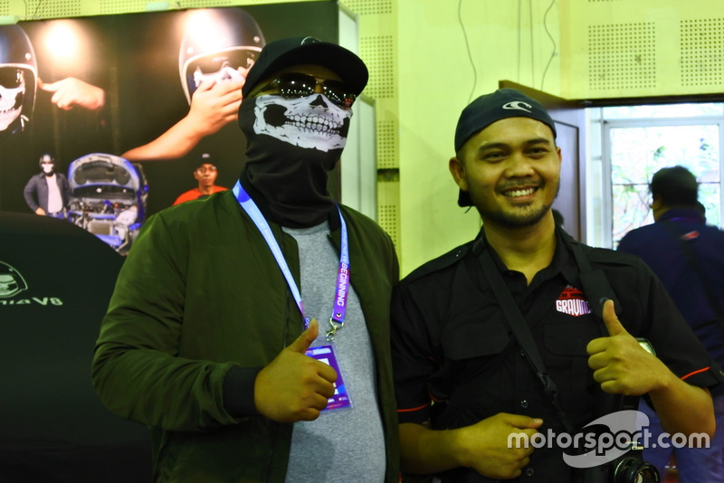 Om Mobi dan fans