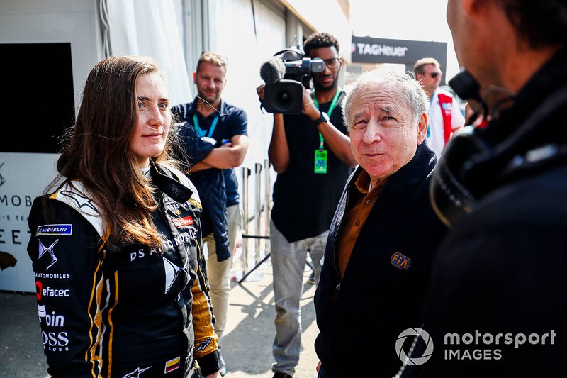 Jean Todt, président de la FIA, parle à Tatiana Calderon, DS TECHEETAH