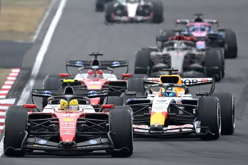 Lewis Hamilton, Ferrari, Arvid Lindblad, Racing Bulls