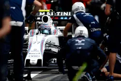Valtteri Bottas, Williams FW38 in the pits