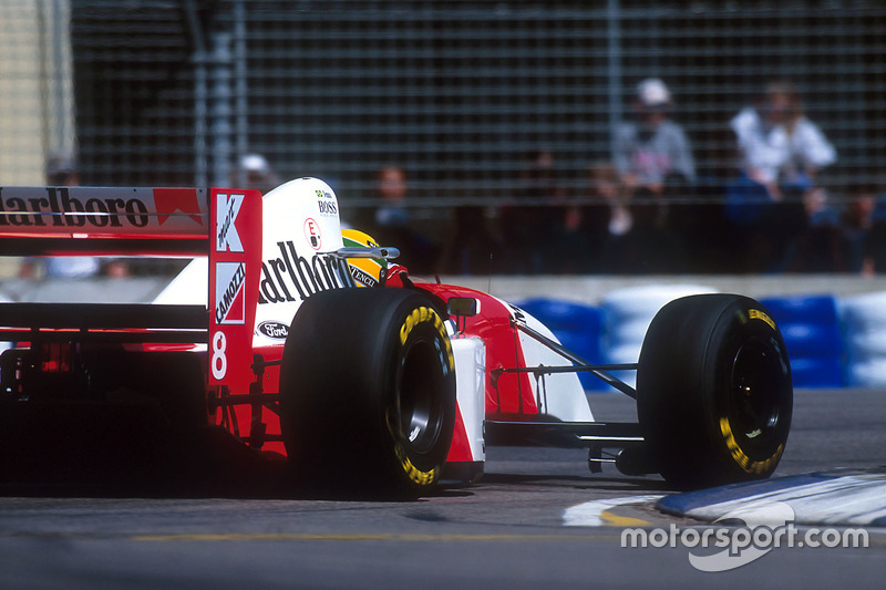 Disfruta nuestra galería de fotos de la última victoria de Ayrton Senna: