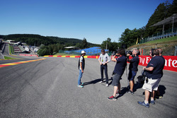 Серхио Перес, Sahara Force India F1 и Пол ди Реста, резервный пилот Williams