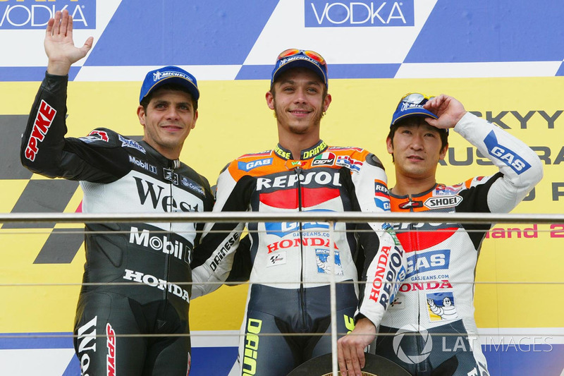 <img src="http://cdn-1.motorsport.com/static/custom/car-thumbs/MOTOGP_2017/RIDERS_NUMBERS/Rossi.png" width="55" /> #24 GP d'Australie 2002