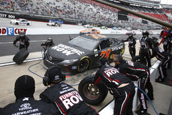 Martin Truex Jr., Furniture Row Racing Toyota pit stop