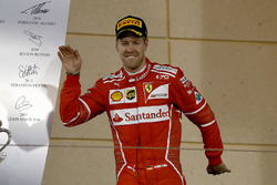 Подіум: переможець гонки Себастьян Феттель, Ferrari