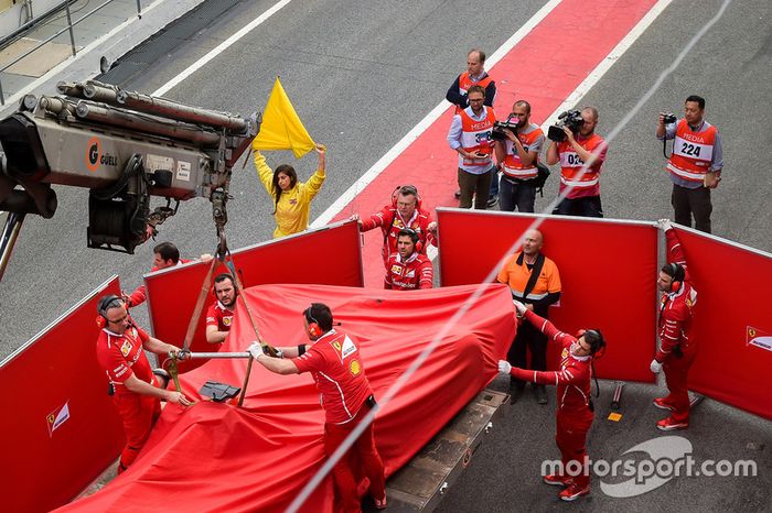 El accidentado Ferrari SF70H de Kimi Raikkonen