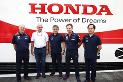 Adrian Newey, Teknik Şefi, Red Bull Racing, Helmut Markko, Danışman, Red Bull Racing, Masashi Yamamoto, Genel müdür, Honda Motorsport, Christian Horner, Takım Patronu, Red Bull Racing, Toyoharu Tanabe, F1 Teknik Direktörü, Honda