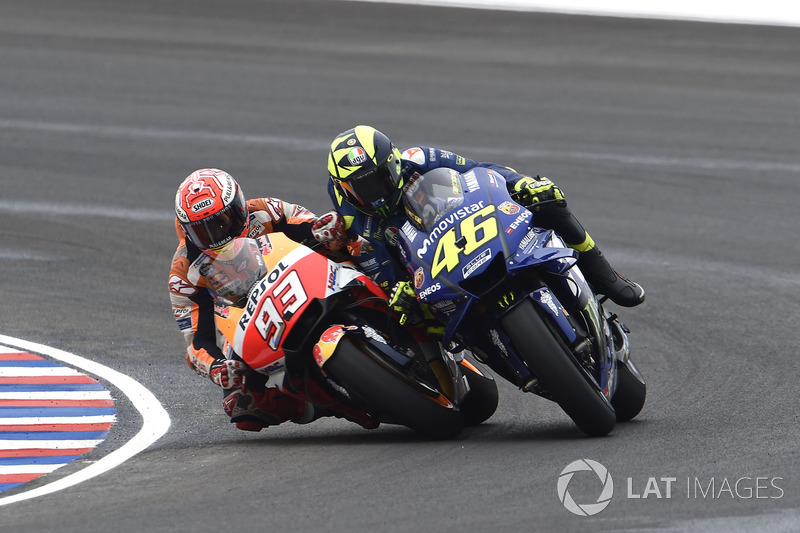 Marc Marquez, Repsol Honda Team, Valentino Rossi, Yamaha Factory Racing se touchent