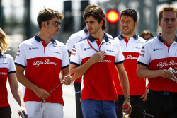 Charles Leclerc, Sauber, Antonio Giovinazzi, Haas F1 Team