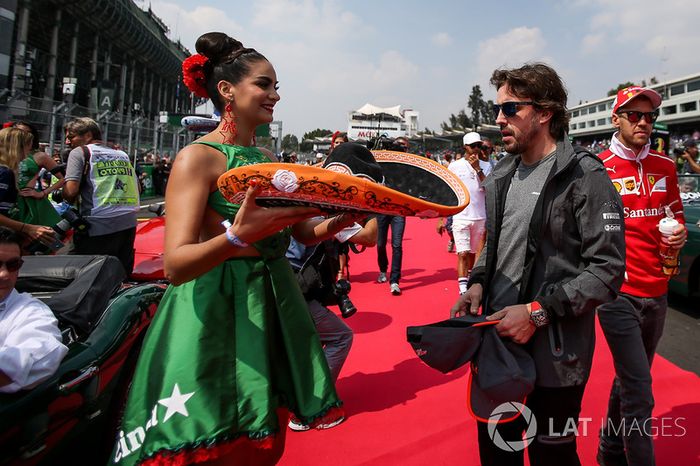 Fernando Alonso, McLaren on the drivers parade