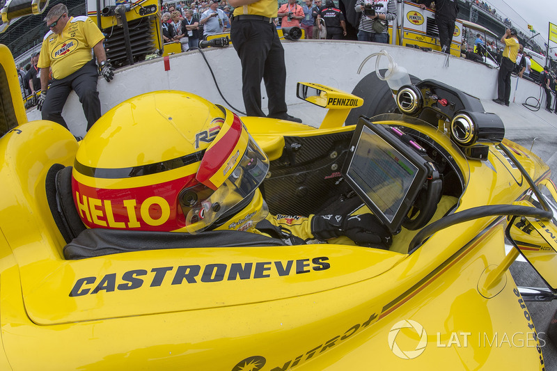 9: Helio Castroneves, Team Penske Chevrolet, 227.859