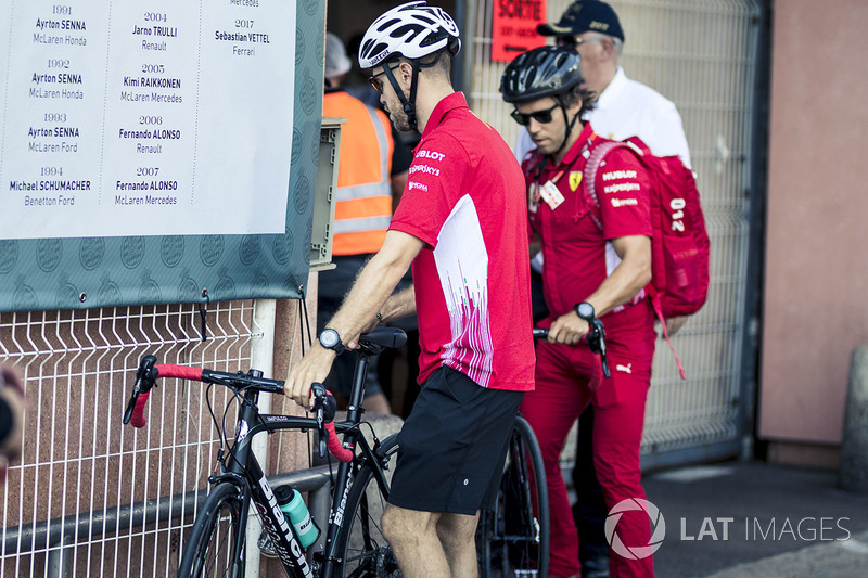 Sebastian Vettel, Ferrari bersepeda