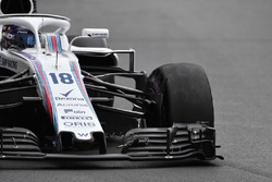 Lance Stroll, Williams FW41 ilk turda patlak lastik ile