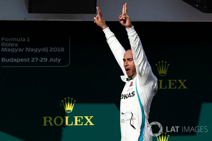 Ganador de la carrera Lewis Hamilton, Mercedes AMG F1