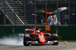 Себастьян Феттель, Ferrari SF70H, блокує колесо