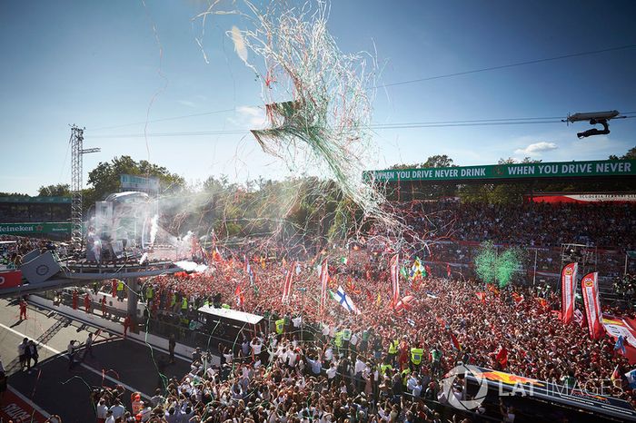 Italia: 185.000 espectadores;  37.500