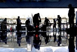 El equipo vuelve a meter un coche al box de Williams