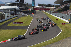 Lewis Hamilton, Mercedes-Benz F1 W08 leads at the start of the race