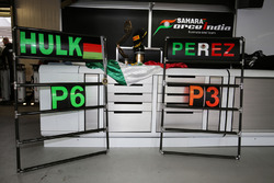 Het Sahara Force India F1 Team viert de derde plaats voor Sergio Perez, Sahara Force India F1 en de