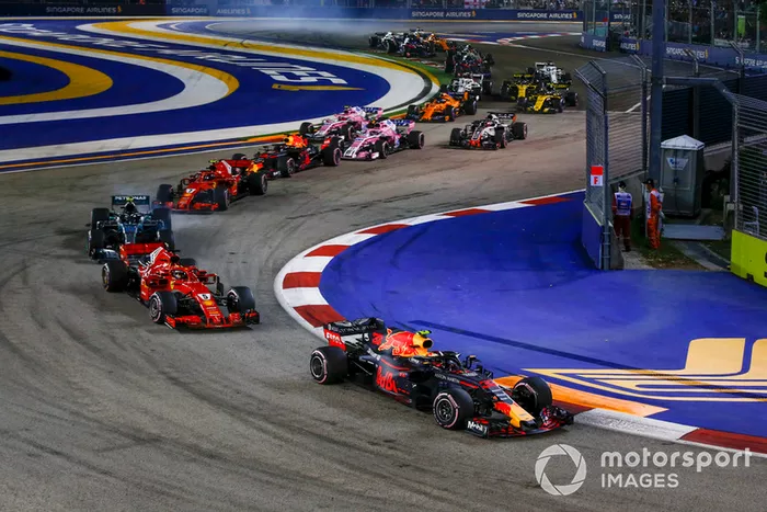 O traçado de Marina Bay é o mais sinuoso do atual calendário da F1, com o total de 23 curvas, 14 para esquerda e nove para a direita.