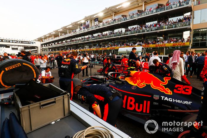 Max Verstappen, Red Bull Racing RB14, on the grid