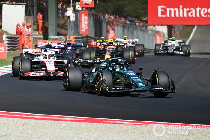 Lance Stroll, Aston Martin AMR22, Kevin Magnussen, Haas VF-22, Esteban Ocon, Alpine A522