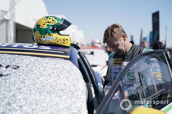 Mário Haberfeld, ZEG iCarros Jaguar Brazil on the grid