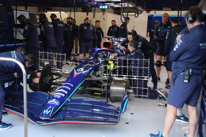 Nicholas Latifi, Williams FW44