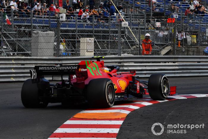 Carlos Sainz Jr., Ferrari SF21  