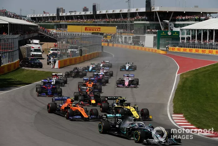 Valtteri Bottas, Mercedes AMG W10, Nico Hulkenberg, Renault F1 Team R.S. 19, Lando Norris, McLaren MCL34, Max Verstappen, Red Bull Racing RB15, Daniil Kvyat, Toro Rosso STR14, Carlos Sainz Jr., McLaren MCL34, al inicio