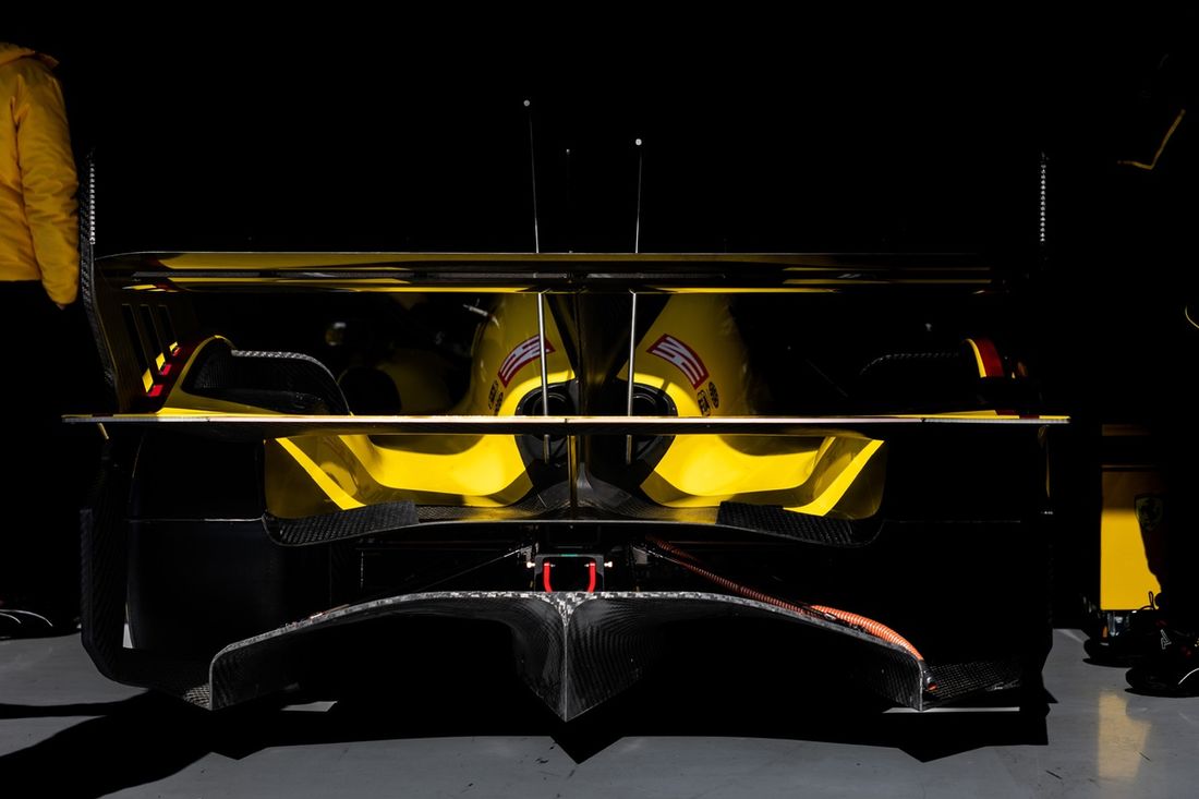 #83 AF Corse Ferrari - 499P Robert Kubica, Philip Hanson, Yifei Ye