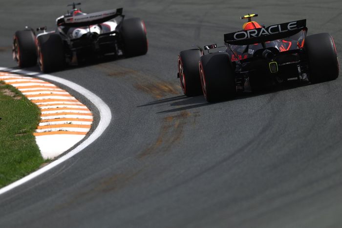 Esteban Ocon, Haas F1 Team, Yuki Tsunoda, Red Bull Racing Team