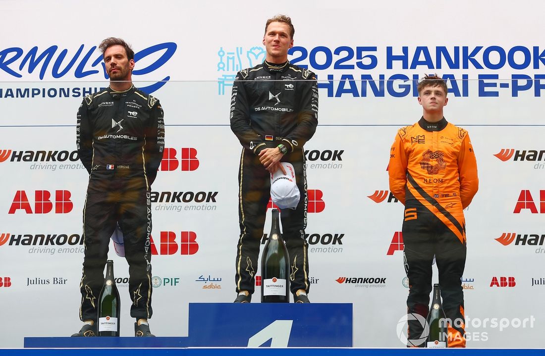 Podio: Ganador de la carrera Maximilian Guenther, DS Penske, segundo puesto Jean-Eric Vergne, DS Penske, tercer puesto Taylor Barnard, NEOM McLaren Formula E Team.