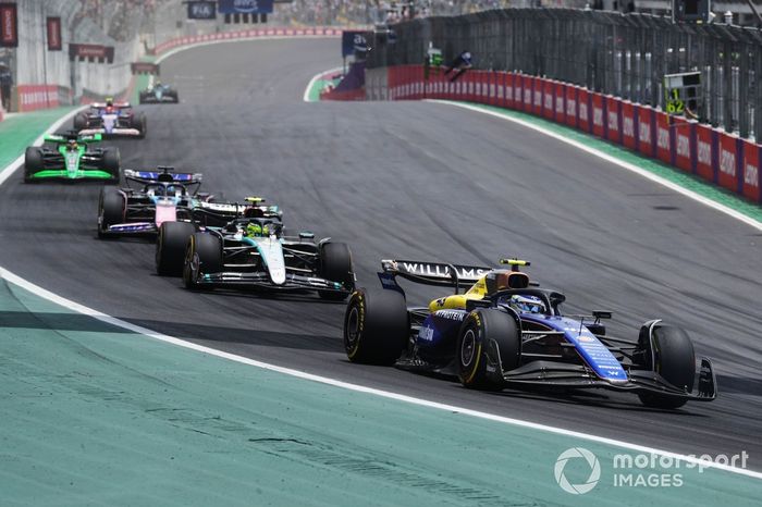Franco Colapinto, Williams FW46, Lewis Hamilton, Mercedes F1 W15 
