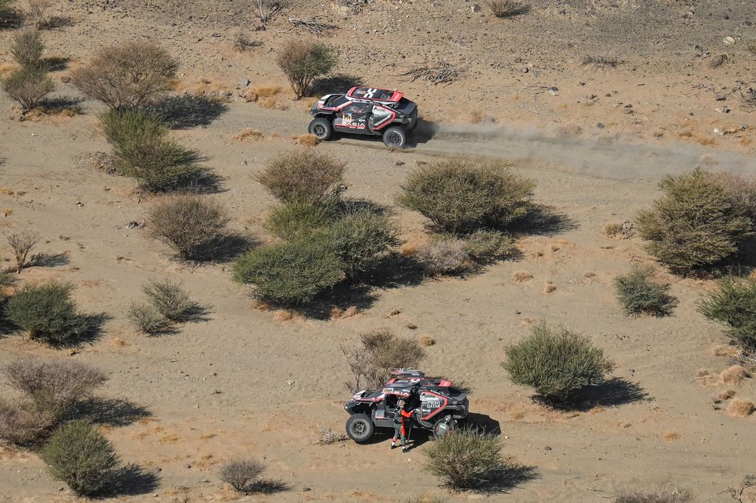 #200 The Dacia Sandriders Dacia: Nasser Al-Attiyah, Boulanger Edouard, #219 The Dacia Sandriders Dacia: Sebastien Loeb, Fabian Lurquin