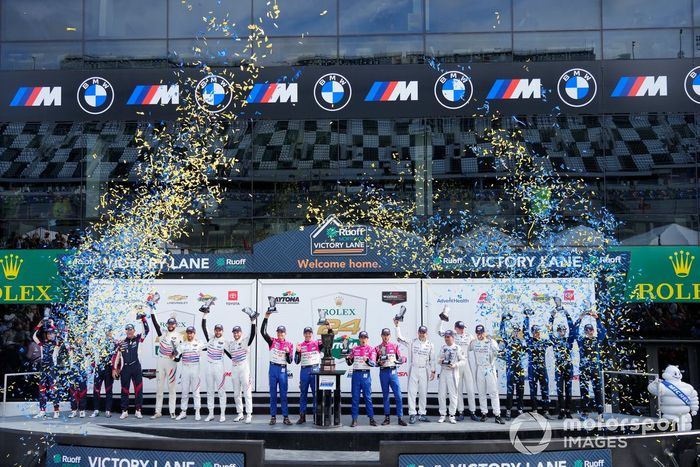 #60 Meyer Shank Racing con Curb Agajanian Acura ARX-06: Tom Blomqvist, Colin Braun, Helio Castroneves, Simon Pagenaud, #79 WeatherTech Racing Mercedes AMG GT3: Cooper MacNeil, Daniel Juncadella, Jules Gounon, Maro Engel, #27 Heart of Racing Team Aston Martin Vantage GT3: Roman De Angelis, Marco Sorensen, Ian James, Darren Turner