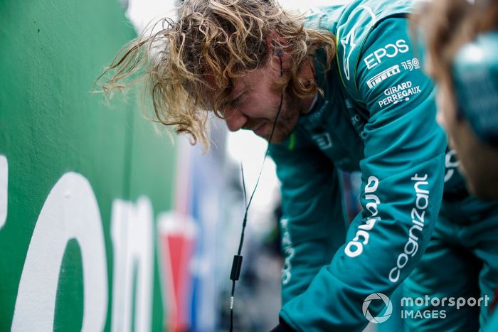 Sebastian Vettel, Aston Martin, en la parrilla