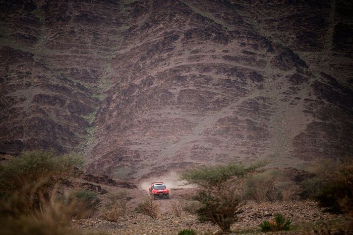 #201 Bahrain Raid Xtreme Prodrive: Sebastien Loeb, Fabian Lurquin