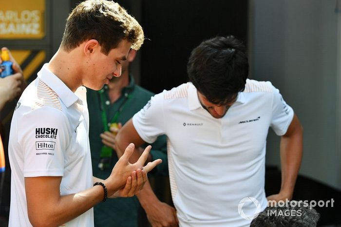 Lando Norris, McLaren y Carlos Sainz Jr., McLaren