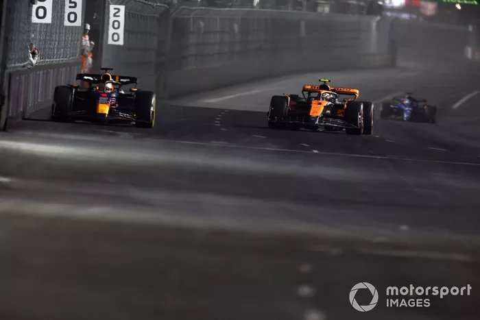 Max Verstappen, Red Bull Racing RB19, Lando Norris, McLaren MCL60 