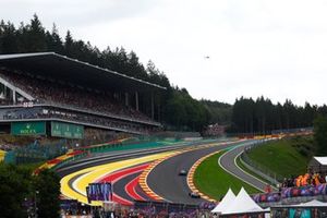 Fernando Alonso, Aston Martin AMR23, Nico Hulkenberg, Haas VF-23